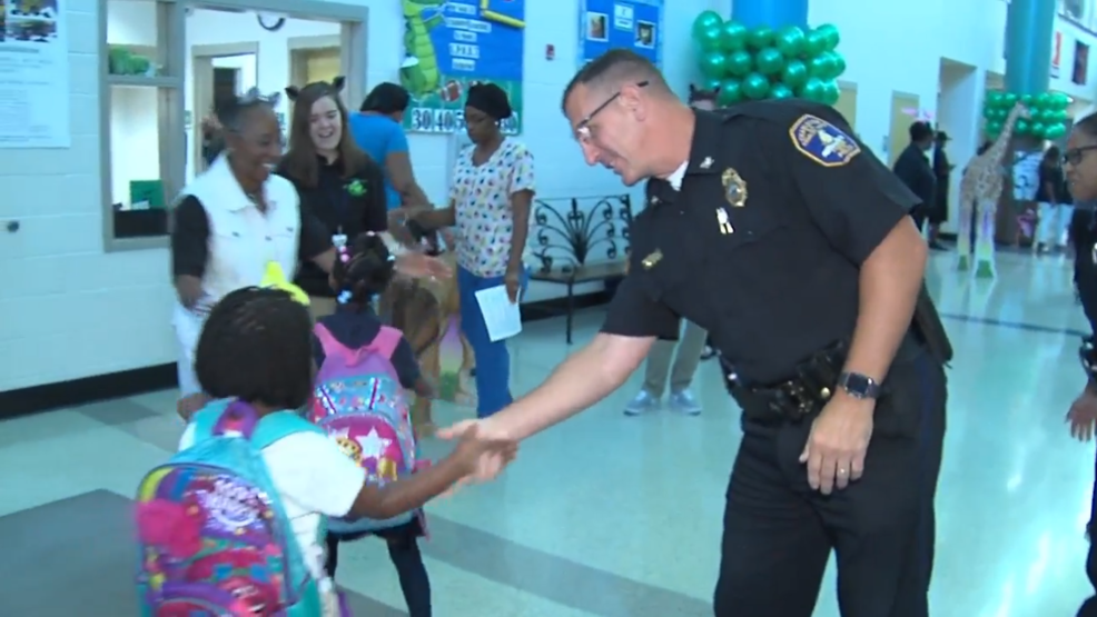 Sanders Clyde Elementary students back with high fives from