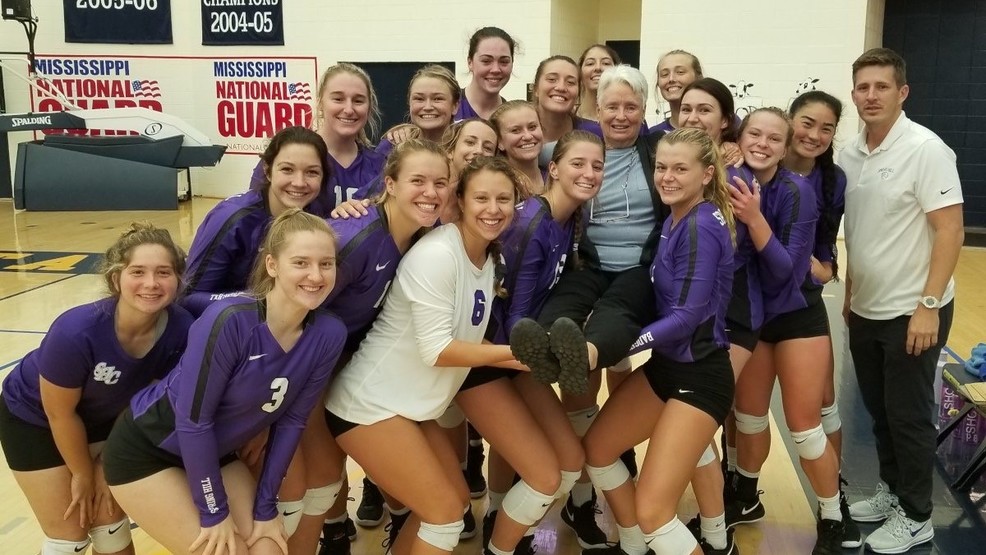 Spring Hill women's volleyball Coach Peggy Martin breaks NCAA record
