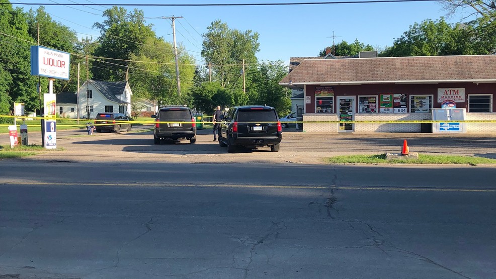 One shot in argument outside Three Rivers liquor store WWMT