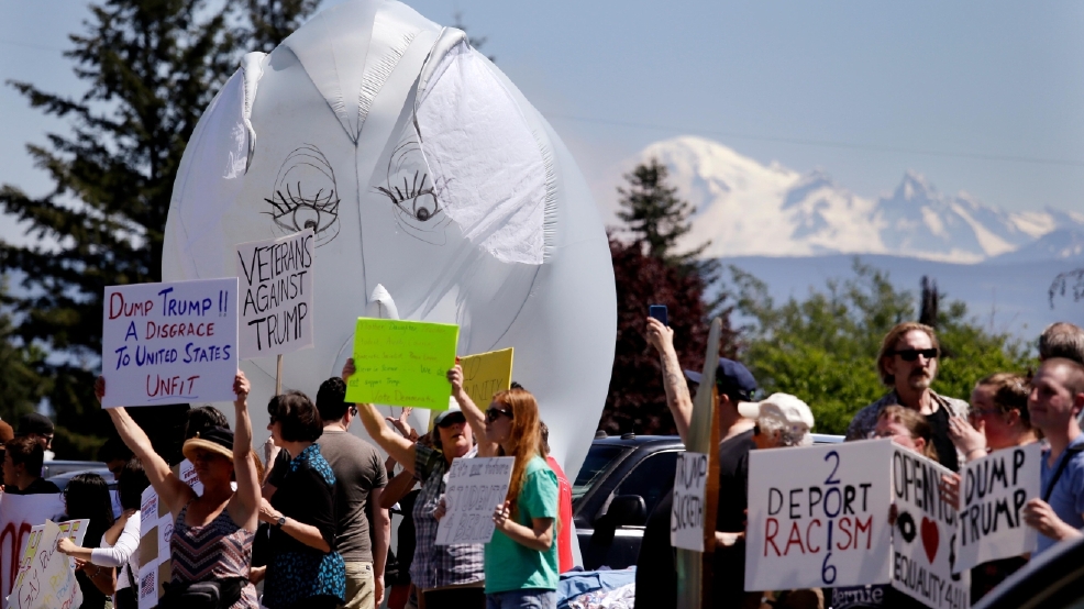 GOP 2016 Trump Trump--protesters Lynden WA.jpg