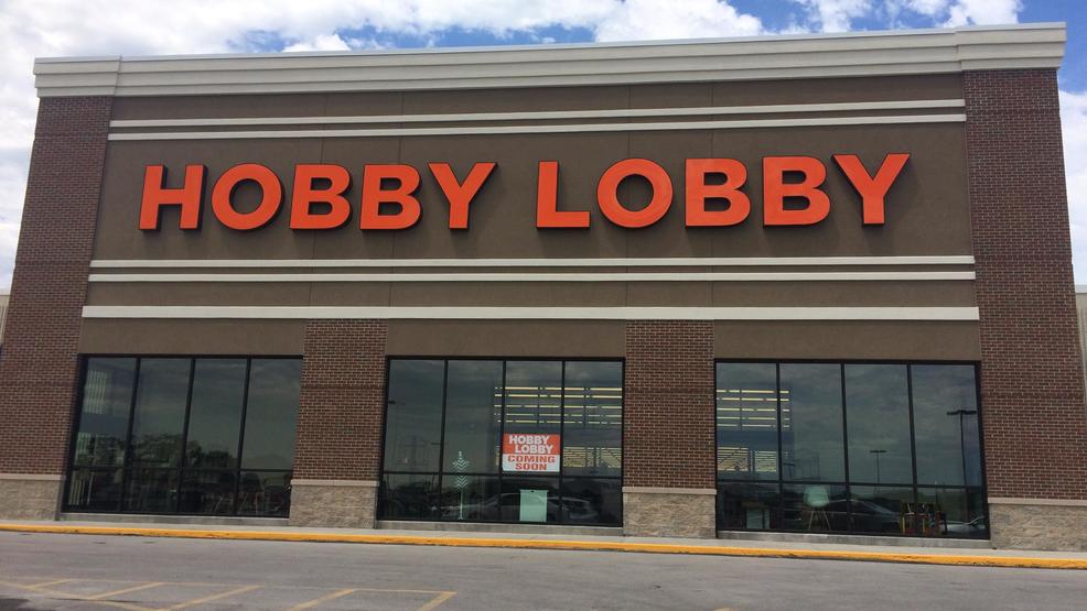Ottumwa shoppers anxious to get inside Hobby Lobby KTVO