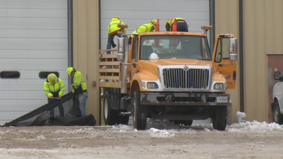 MoDOT crews repairing trucks, gearing up for more winter weather KRCG