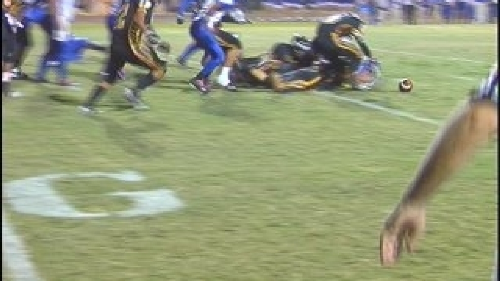 santa_rosa_recovers_fumble.jpg