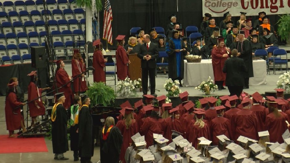 Baker College holds graduation ceremony in Flint WEYI