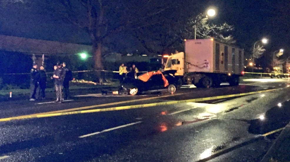One dead in North Portland crash between car, semi truck