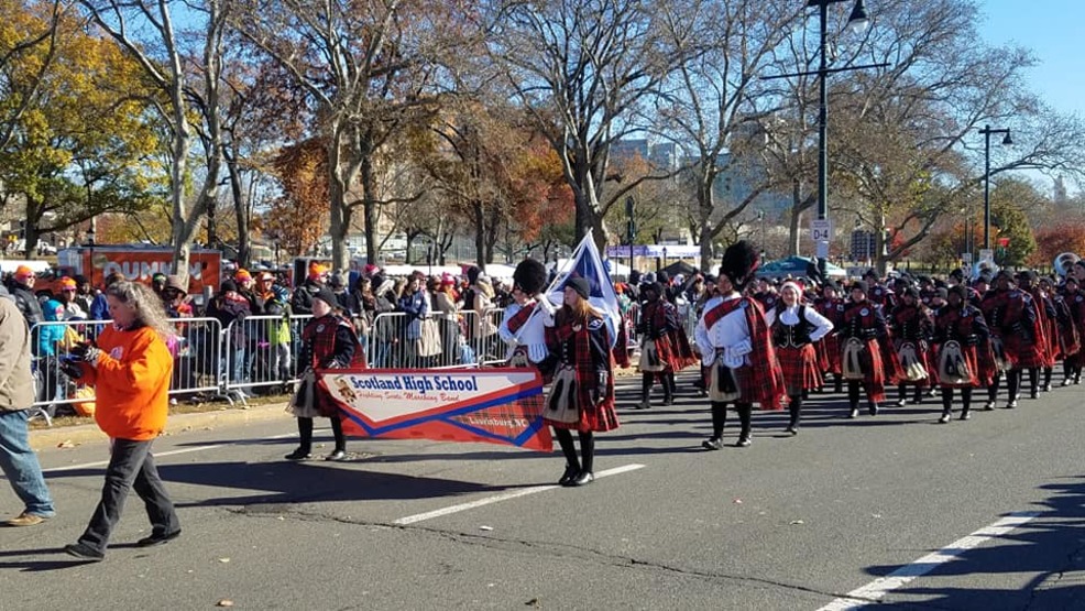 Scotland HS Marching Band performs in Thanksgiving Day parade WPDE