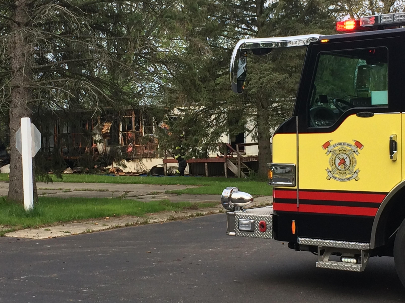 Crews battled fire in Grand Blanc Township WEYI