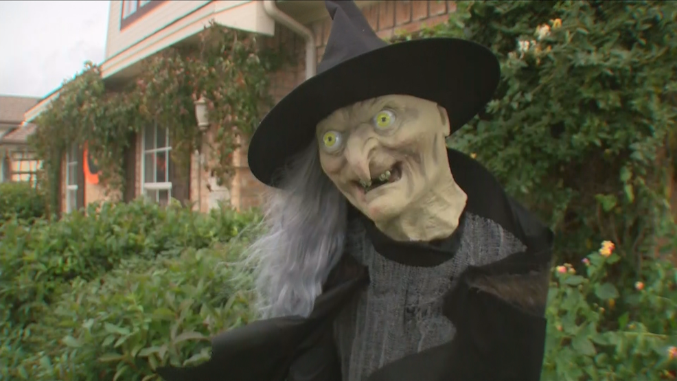 Decorating For Halloween Fits Right In With Keeping It Weird Keye